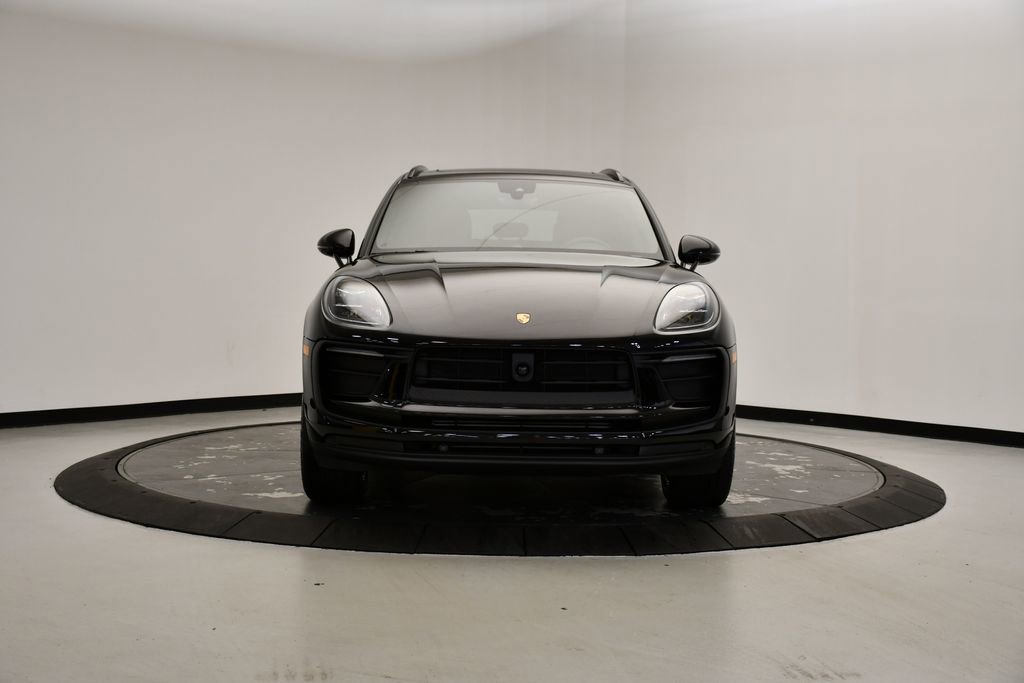 Used 2025 Porsche Macan Turbo image 8