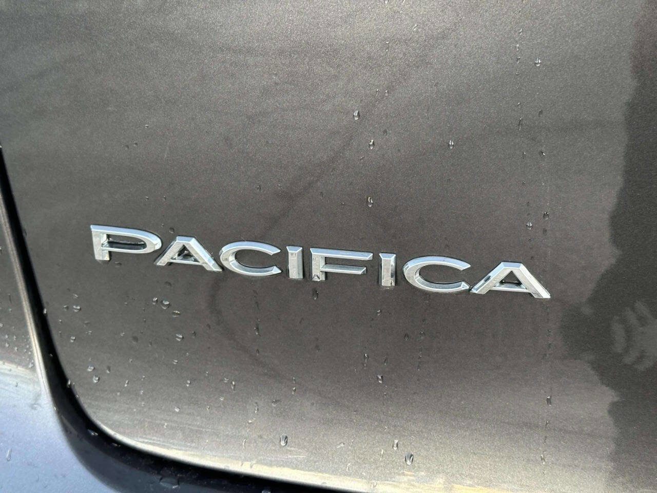 Used 2018 Chrysler Pacifica Touring-L Plus w/ Tire & Wheel Group image 29