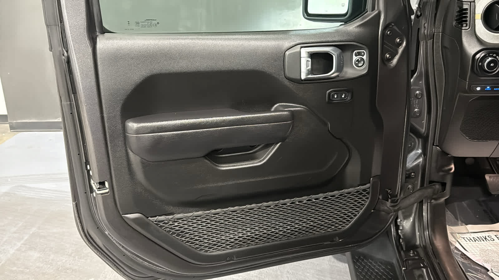 Used 2024 Jeep Wrangler Unlimited w/ Convenience Group AWD/4WD image 9