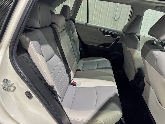 Used 2021 Toyota RAV4 XLE Premium image 26