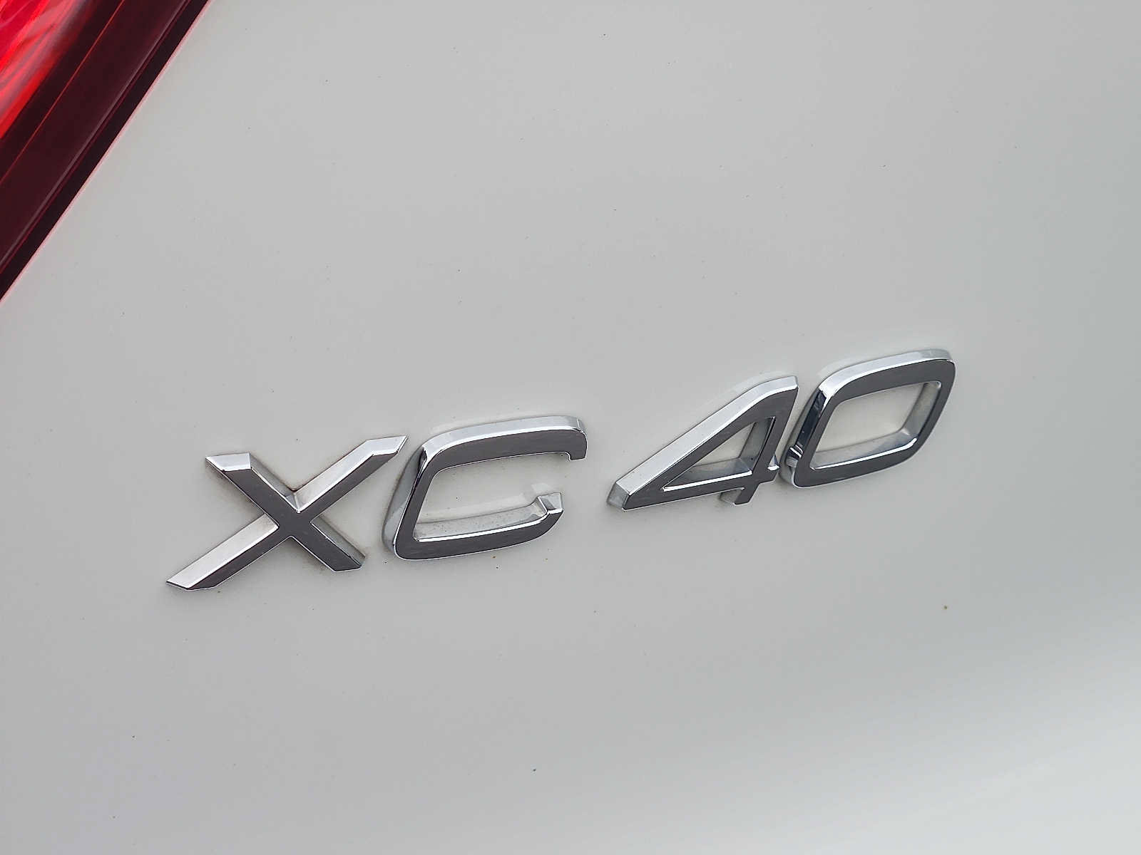 Used 2023 Volvo XC40 B5 Plus w/ Driver Assist Package AWD/4WD image 27