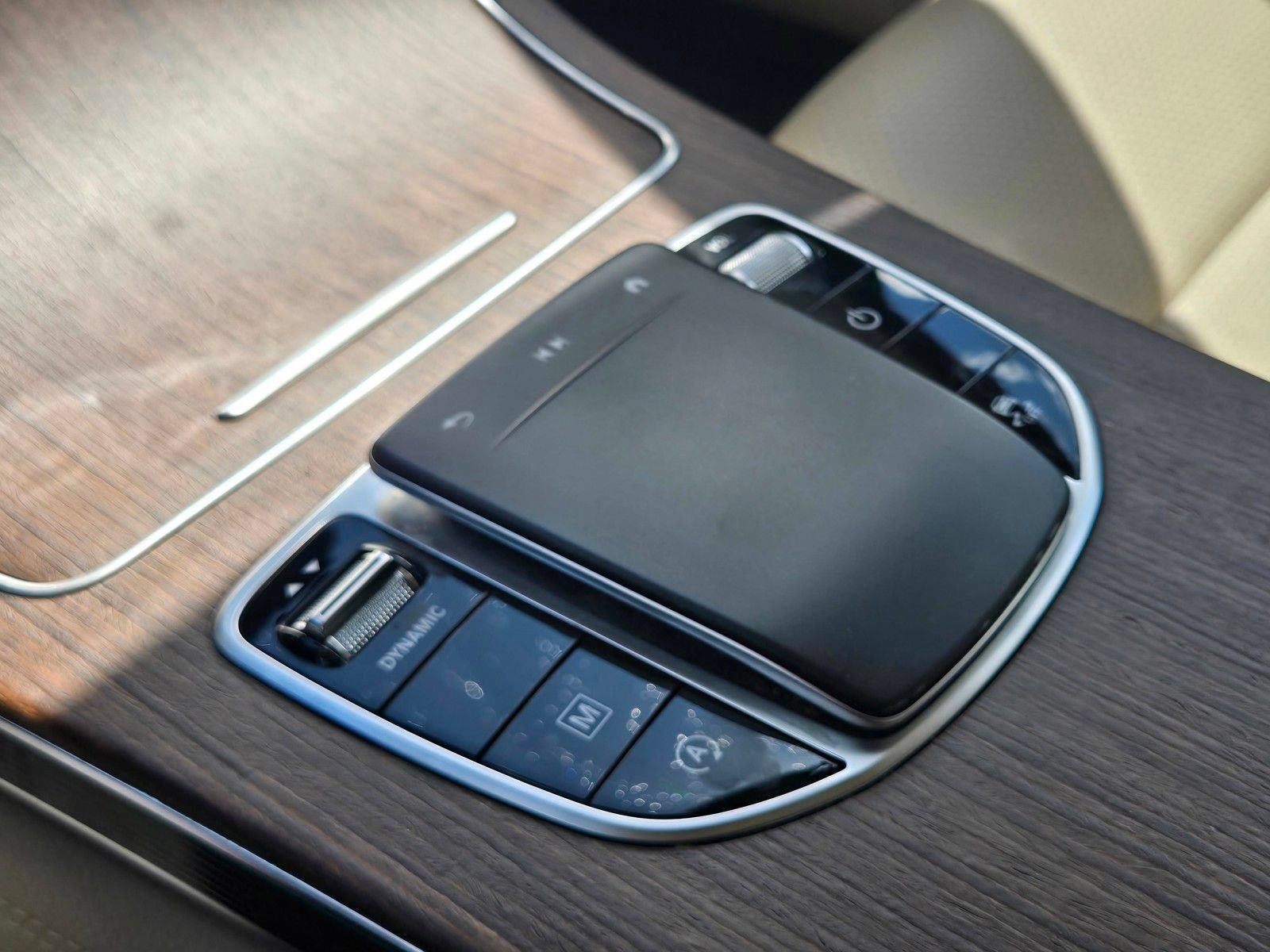Used 2020 Mercedes-Benz GLC 300 image 25