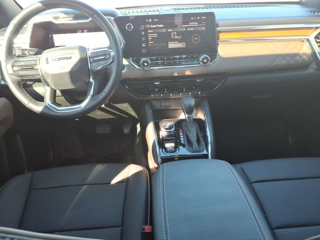 Used 2024 GMC Canyon Denali image 10