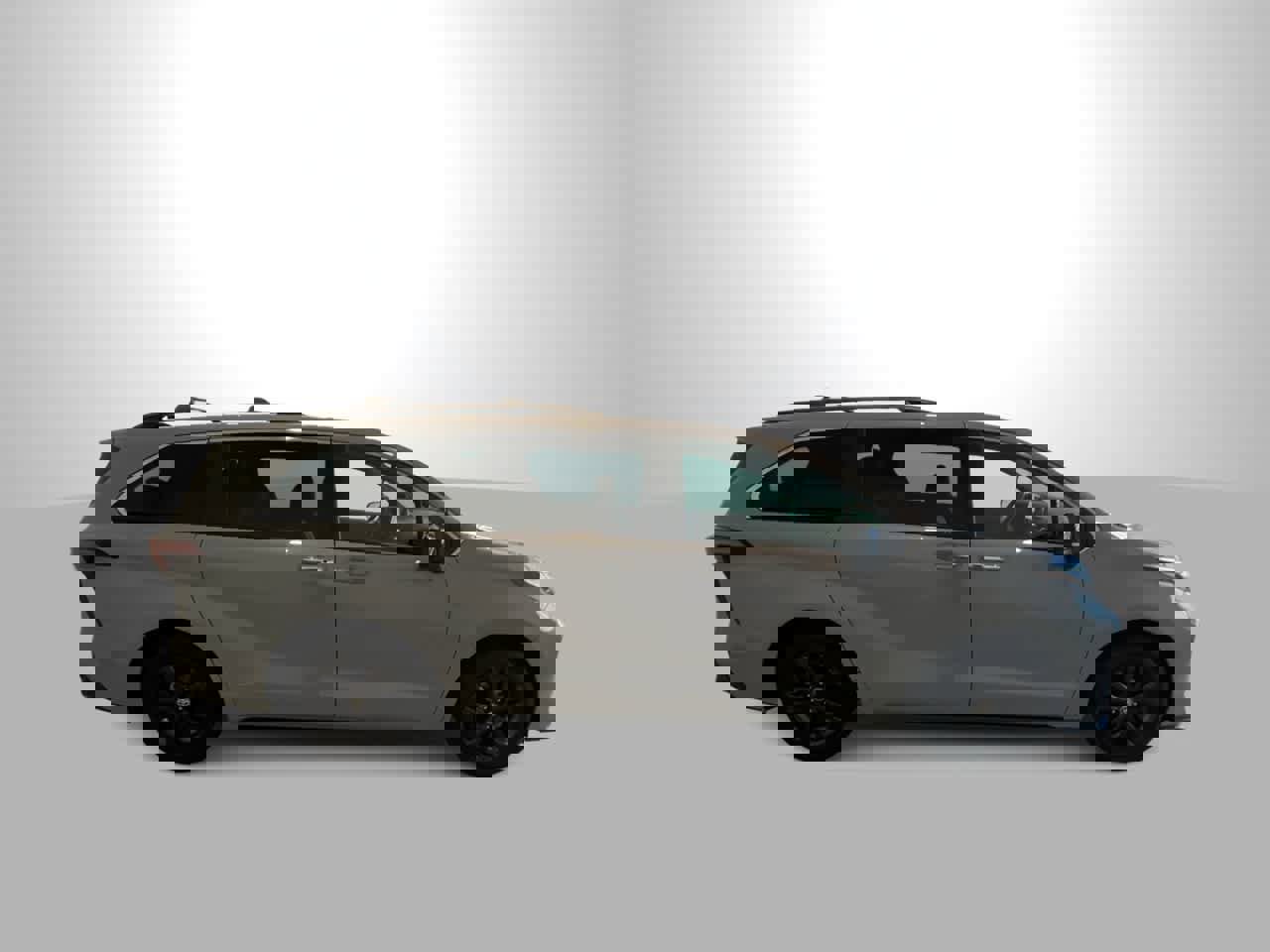 Used 2024 Toyota Sienna XSE w/ XSE Plus Package image 9