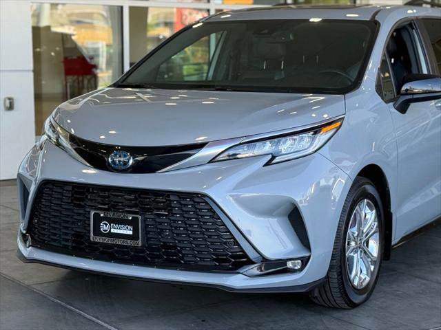 Certified 2023 Toyota Sienna XSE AWD/4WD image 3