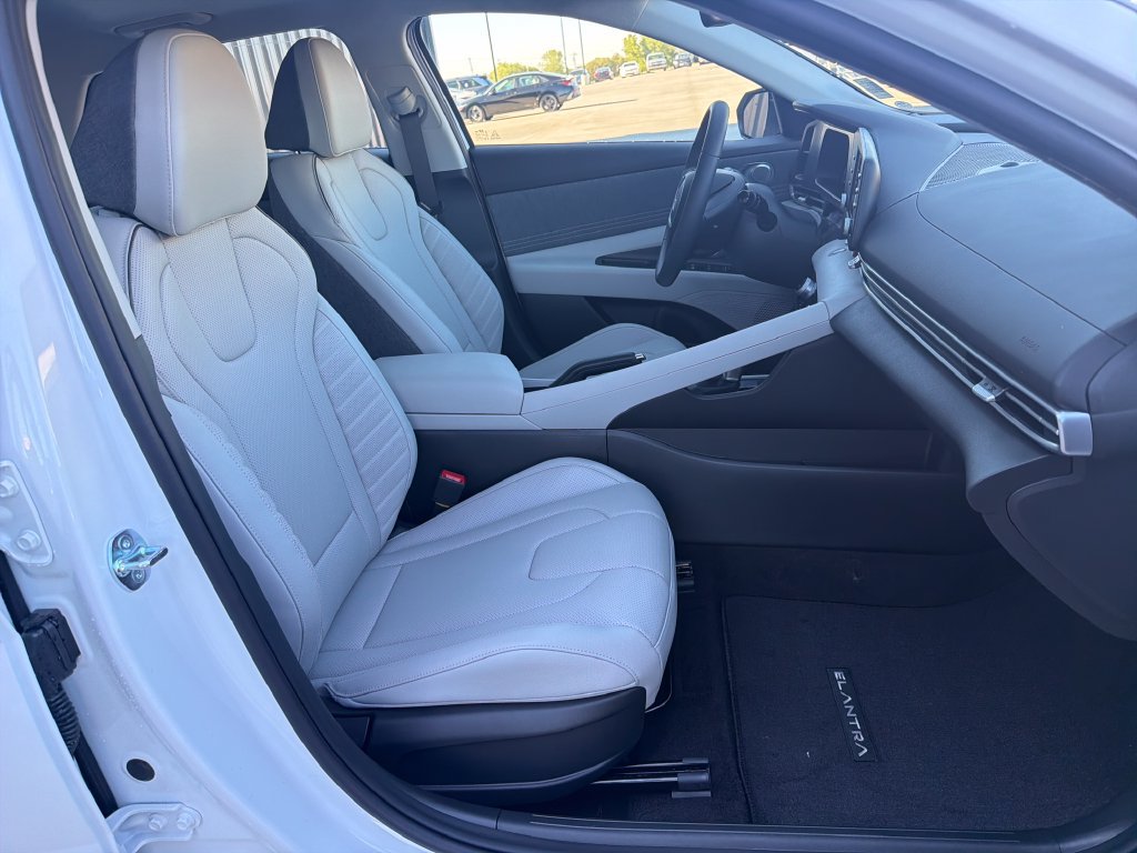 New 2026 Hyundai Elantra SEL Sport FWD image 35