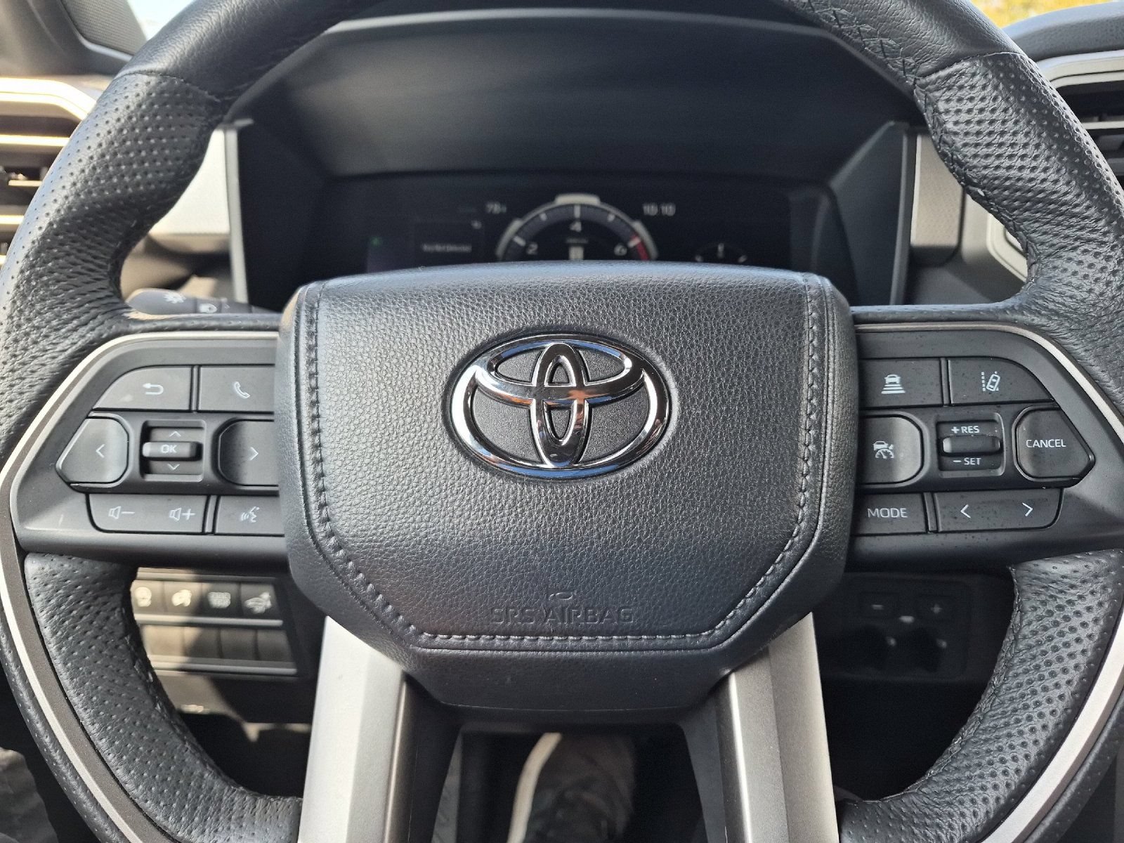 Used 2025 Toyota Tundra Limited AWD/4WD image 21