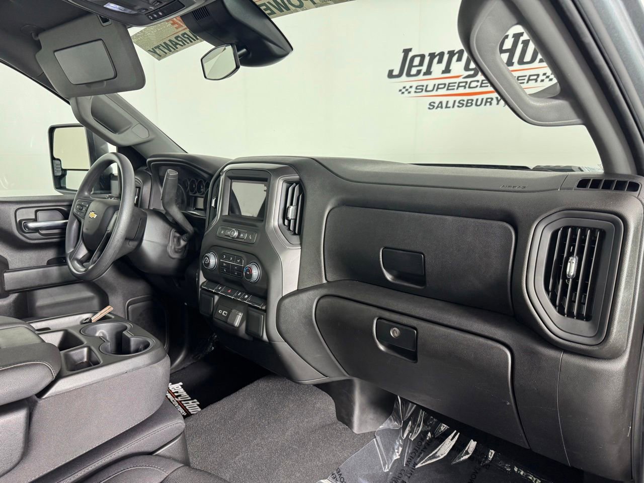 Used 2024 Chevrolet Silverado 2500 Custom AWD/4WD image 31