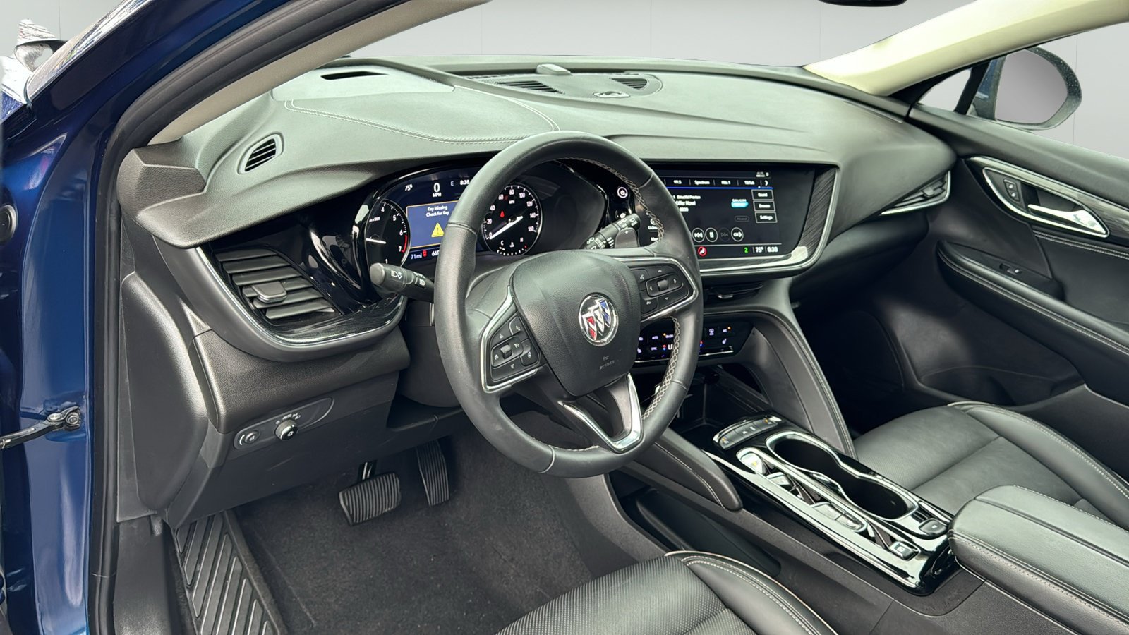 Used 2023 Buick Envision Essence FWD image 13