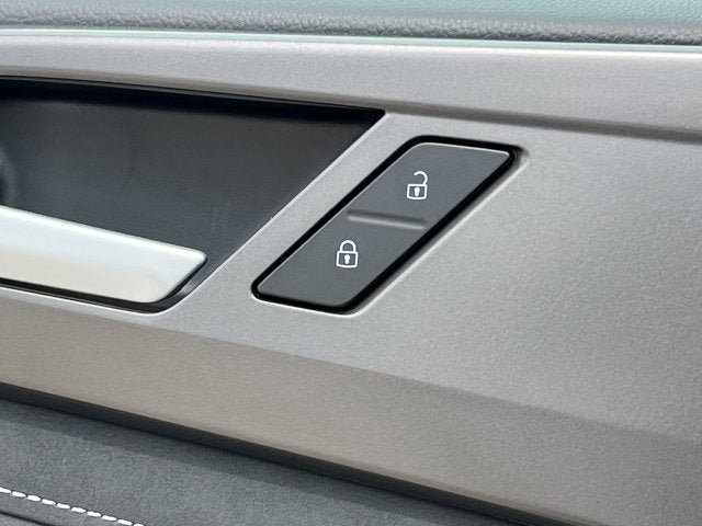 New 2025 Volkswagen Taos SE image 13