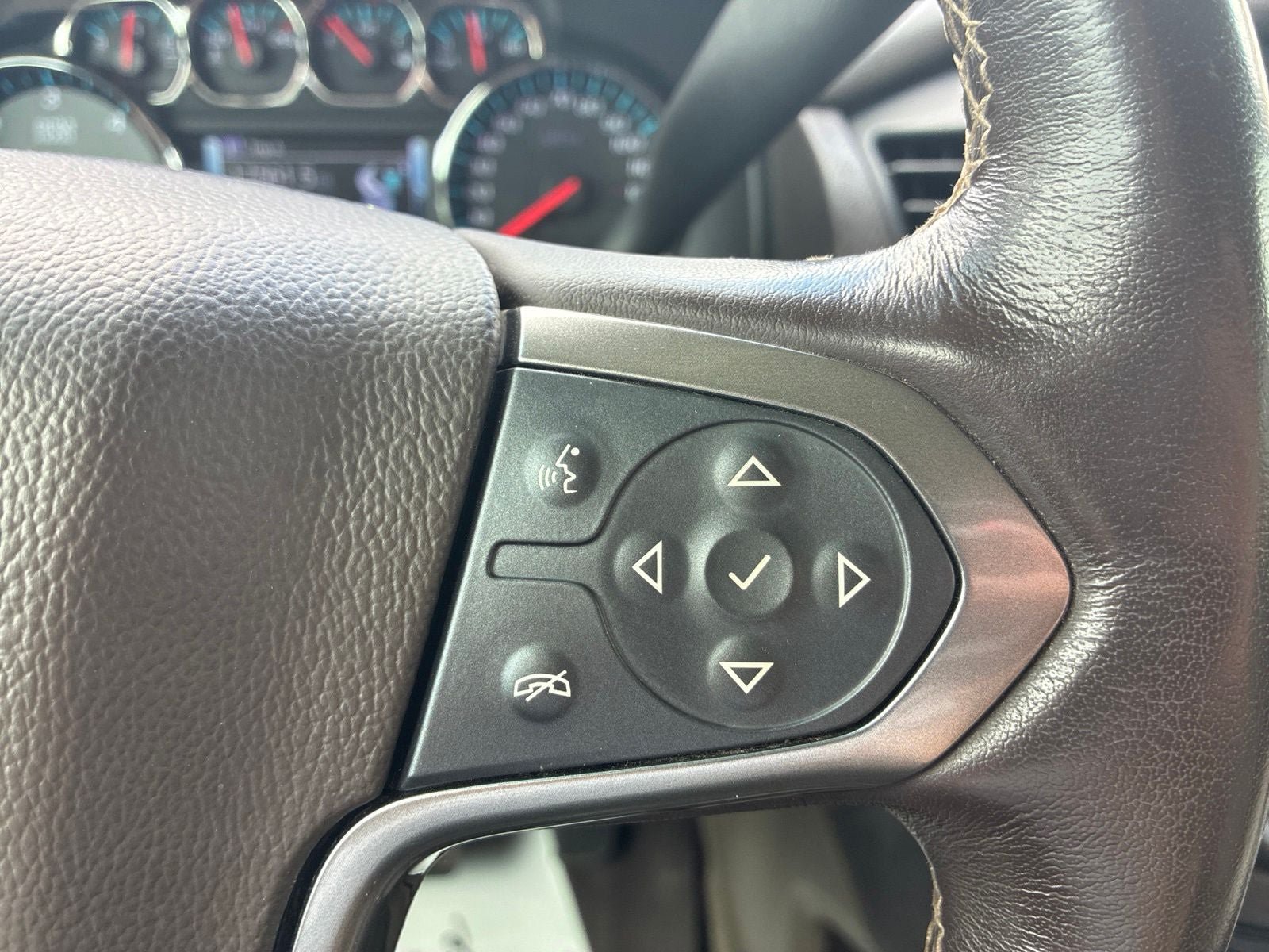 Used 2020 Chevrolet Tahoe LT w/ Luxury Package AWD/4WD image 30