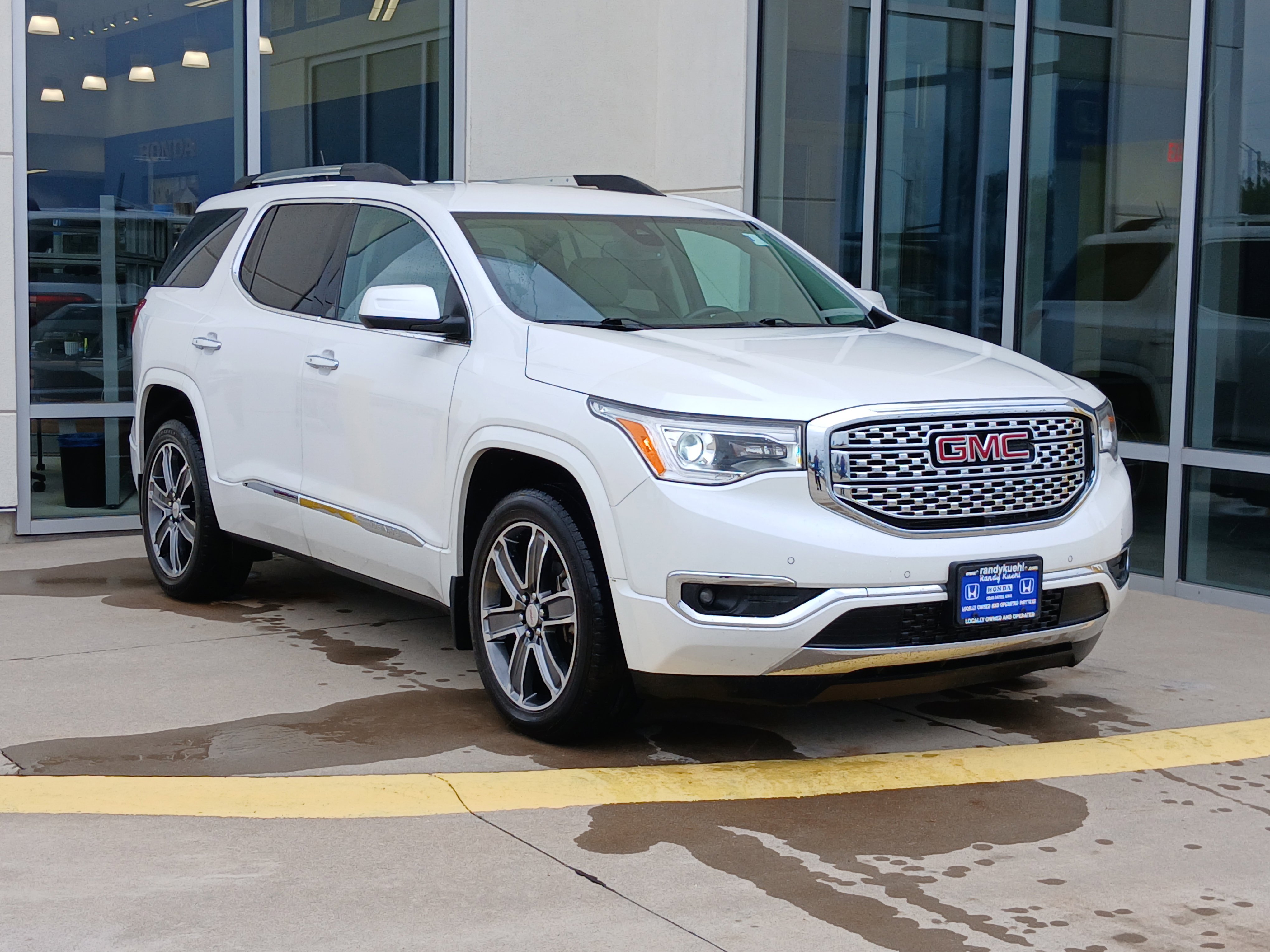 Used 2017 GMC Acadia Denali w/ Technology Package image 5