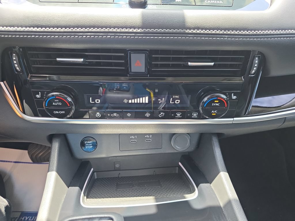 Used 2024 Nissan Rogue SL FWD image 25