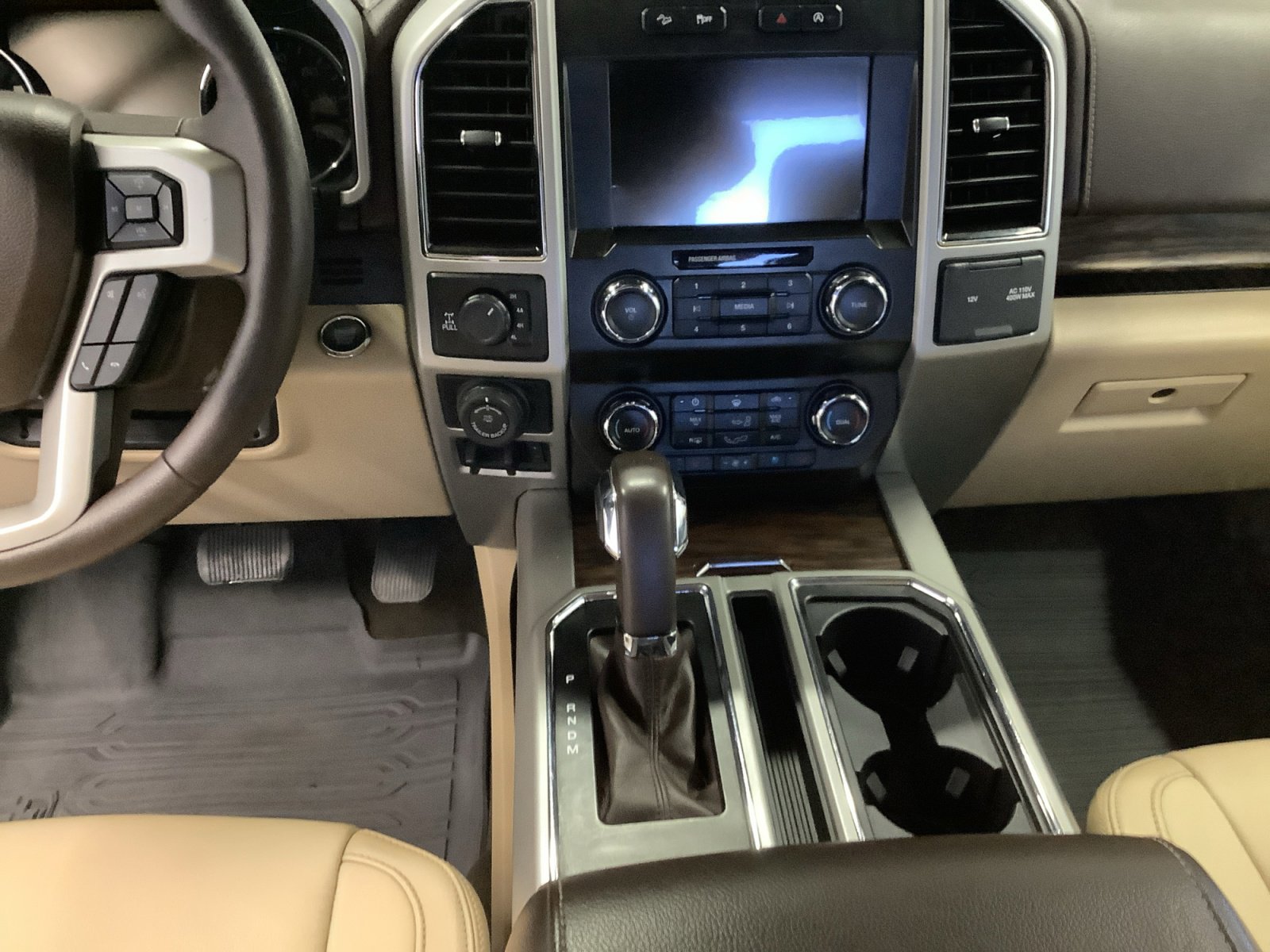 Used 2019 Ford F150 Lariat w/ Equipment Group 501A Mid image 11