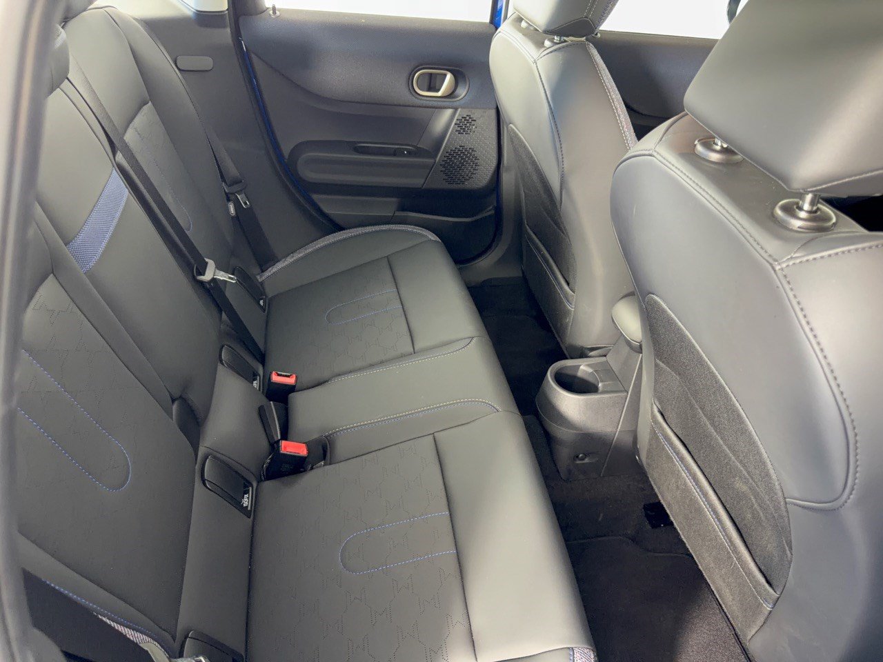 Certified 2025 MINI Cooper 4-Door Hardtop FWD image 29