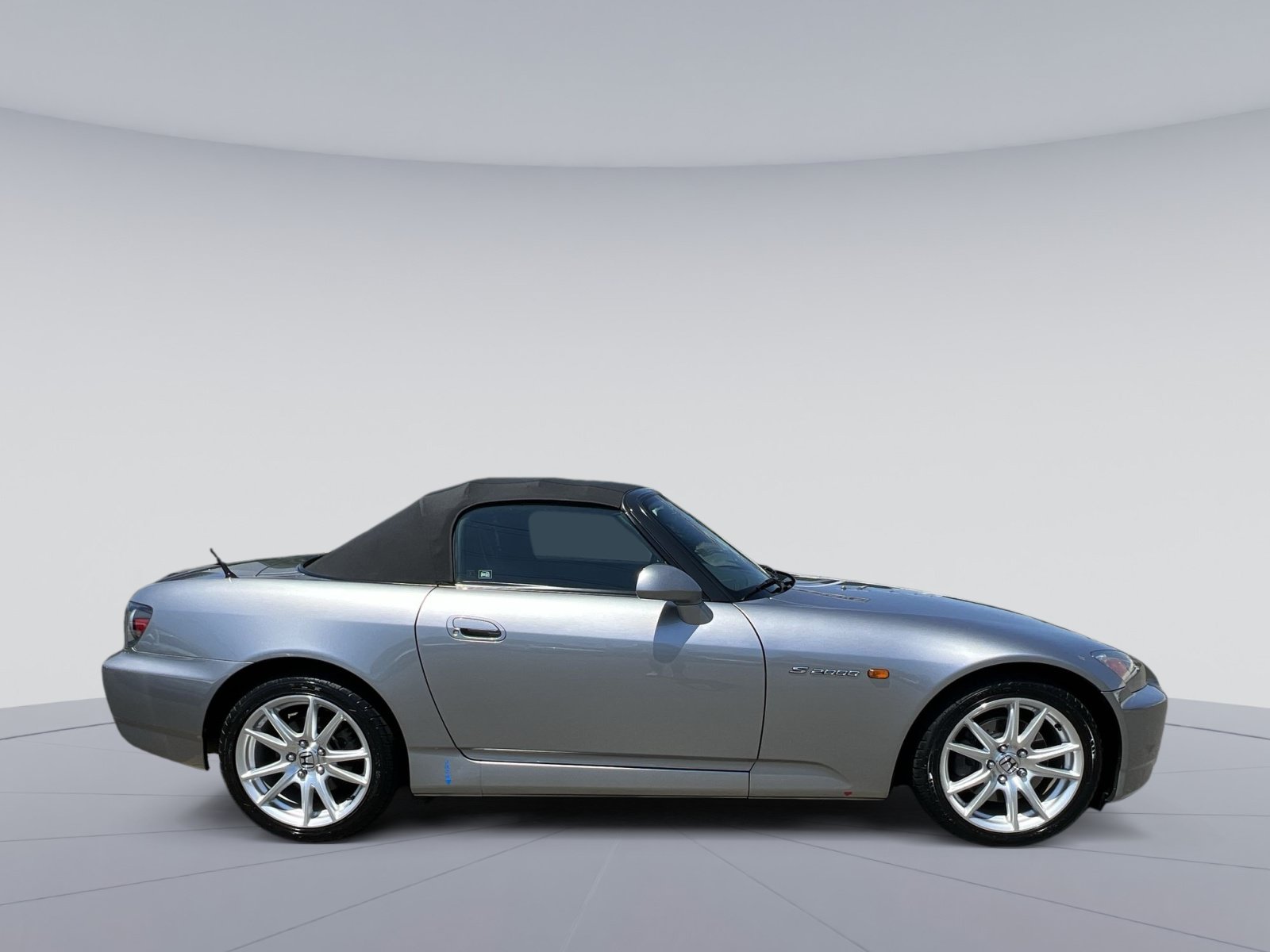 Used 2004 Honda S2000 image 10
