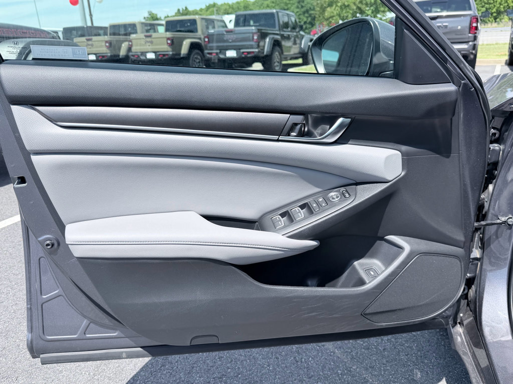 Used 2018 Honda Accord LX image 26