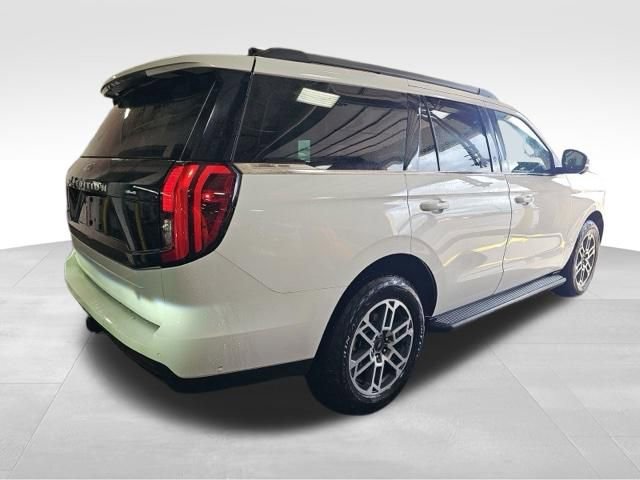 Used 2025 Ford Expedition Active AWD/4WD image 5