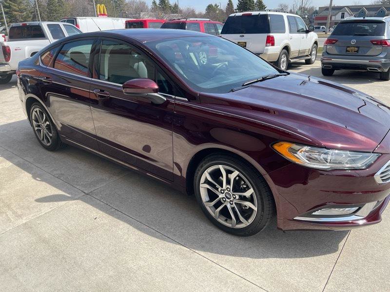 Used 2017 Ford Fusion SE w/ Equipment Group 201A image 8