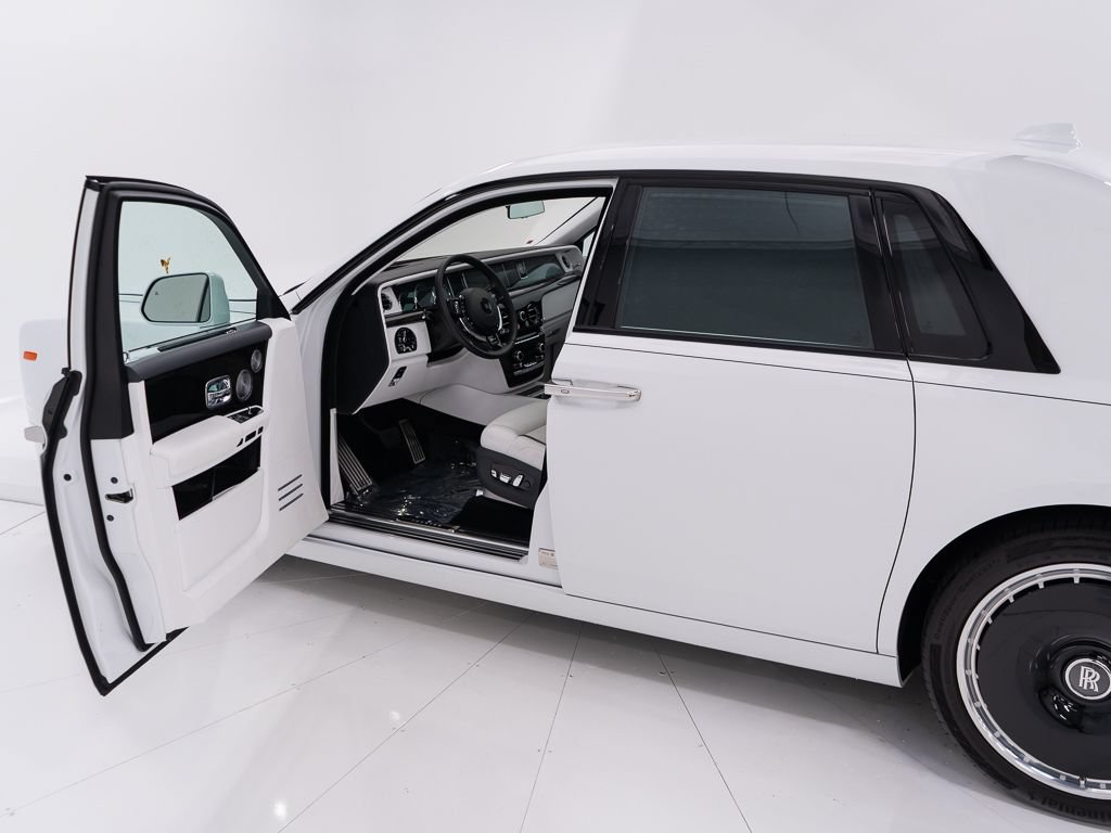 Certified 2023 Rolls-Royce Phantom Sedan RWD image 10