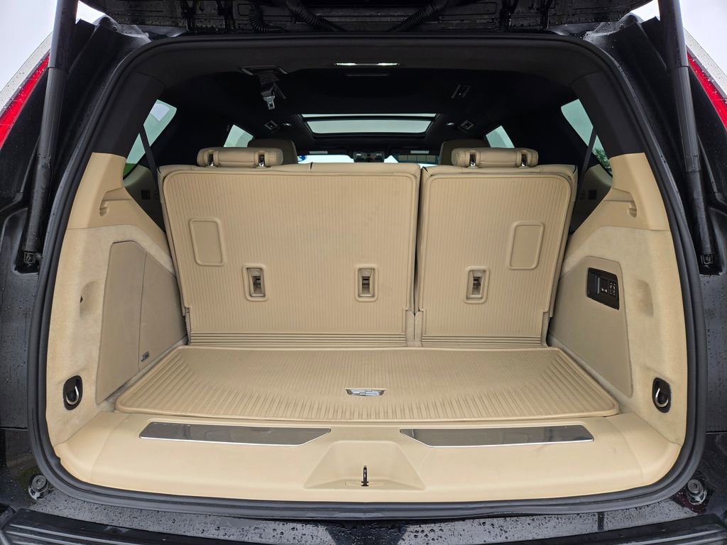 Used 2023 Cadillac Escalade Premium Luxury AWD/4WD image 34