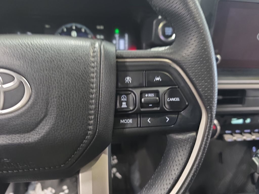 Used 2025 Toyota 4Runner SR5 image 17