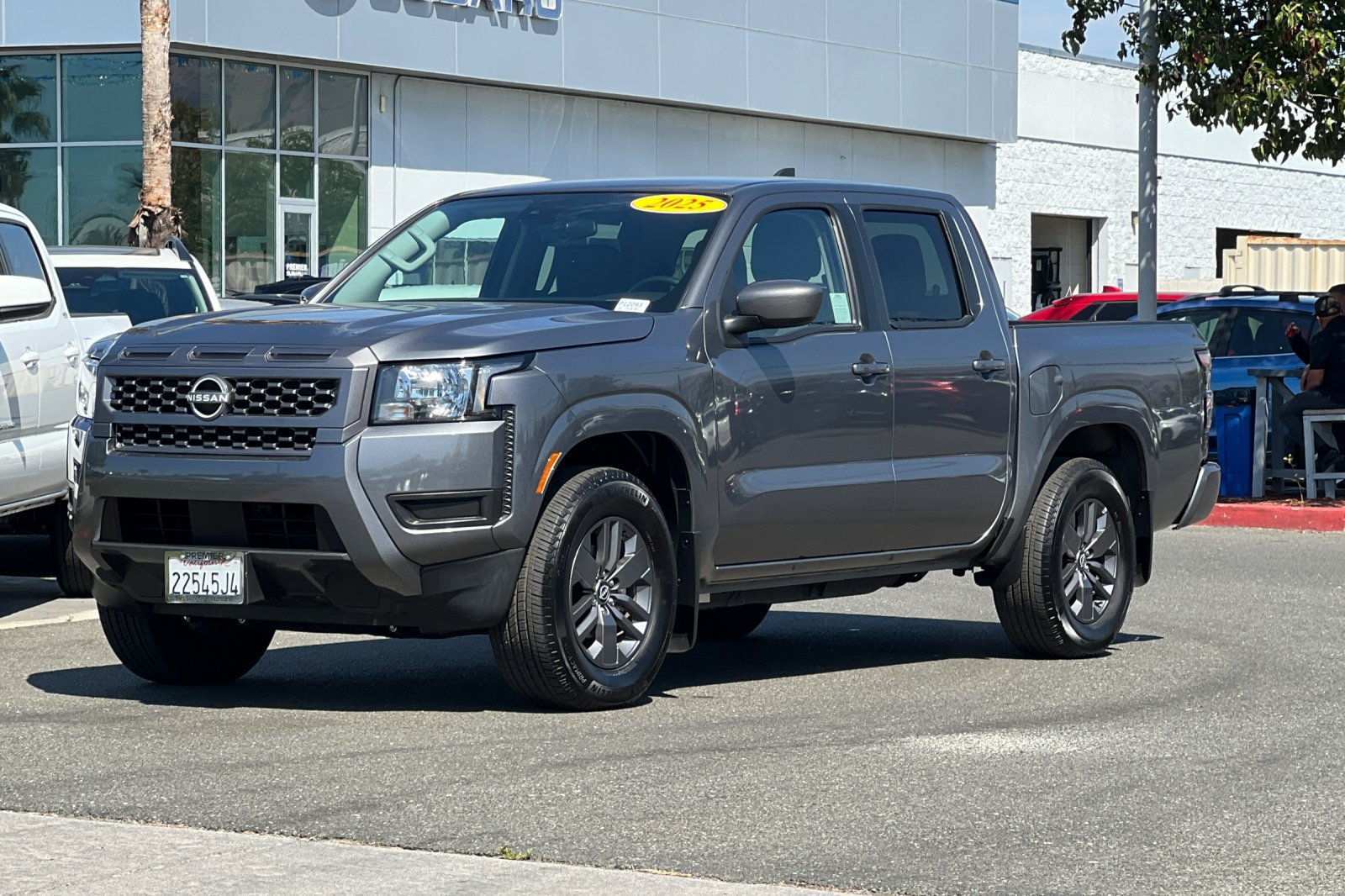 Certified 2025 Nissan Frontier SV w/ Tow Package RWD image 8
