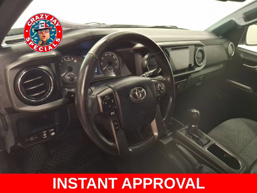 Used 2017 Toyota Tacoma TRD Sport w/ Tow Package AWD/4WD image 15