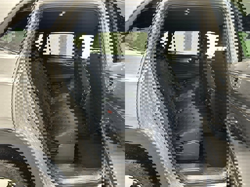 Used 2025 Volkswagen Atlas Cross Sport SE image 50