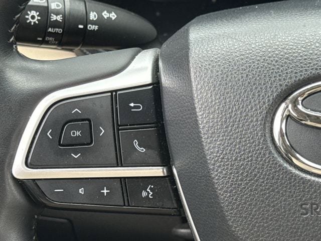 Used 2023 Toyota Highlander Platinum FWD image 15