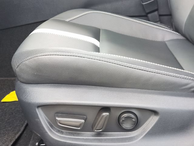 Used 2025 Toyota Camry SE w/ Convenience Package FWD image 21