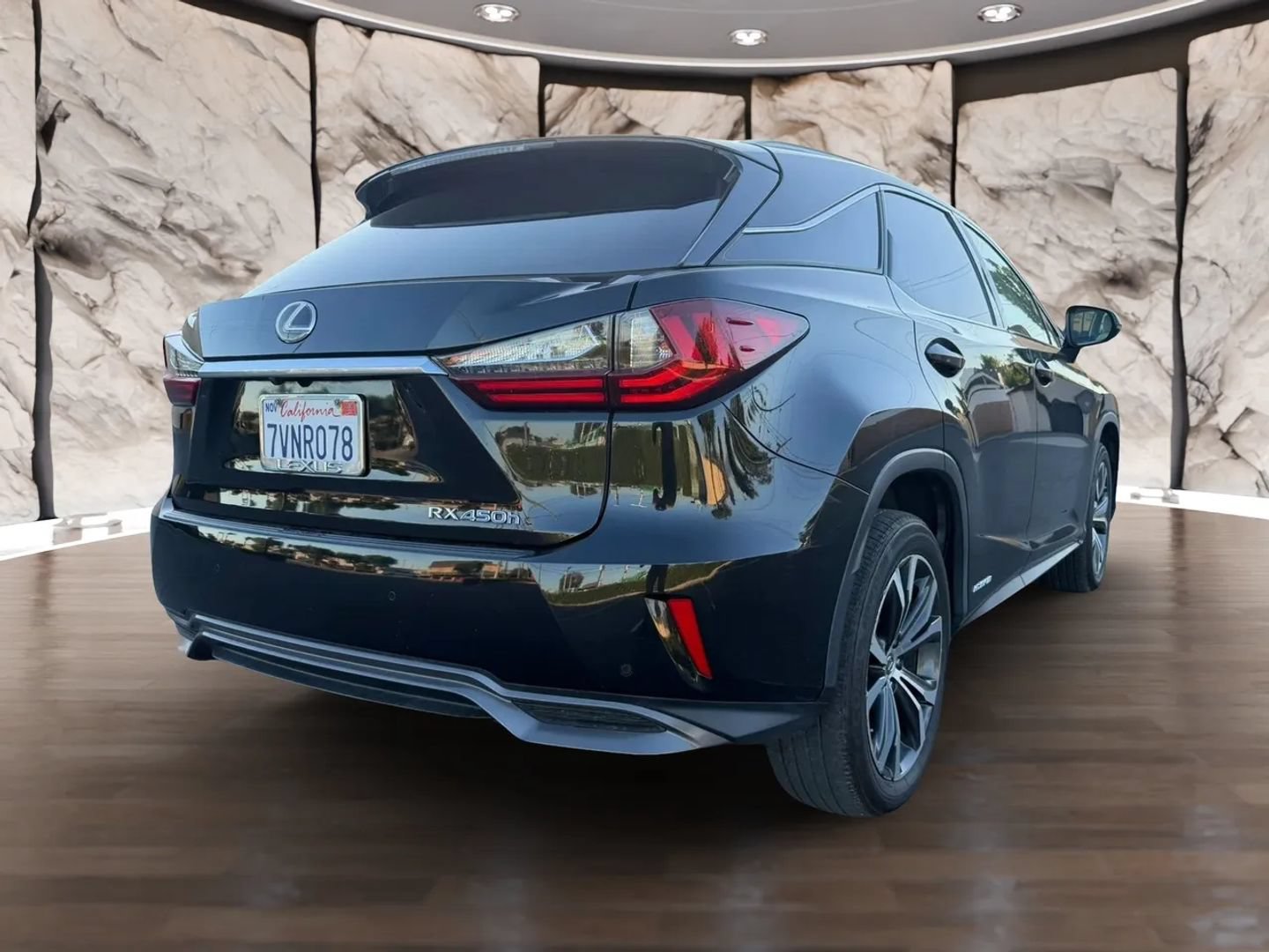 Used 2017 Lexus RX 450h AWD image 4