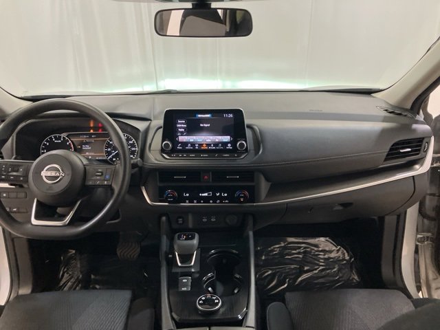 Used 2024 Nissan Rogue SV image 25