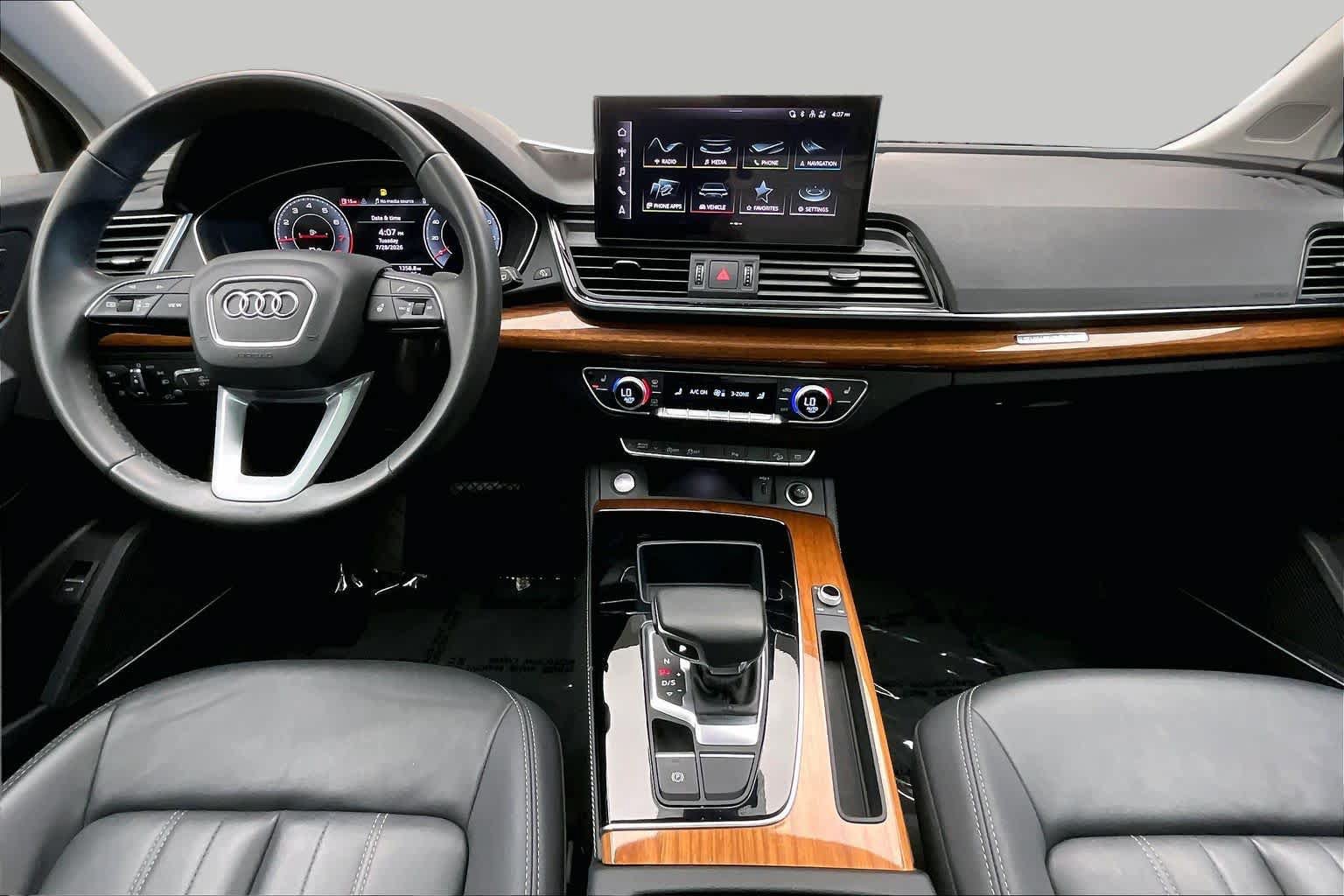 Used 2023 Audi Q5 2.0T Premium Plus w/ Premium Plus Package AWD/4WD image 16