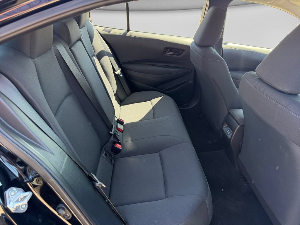 Used 2025 Toyota Corolla LE FWD image 29