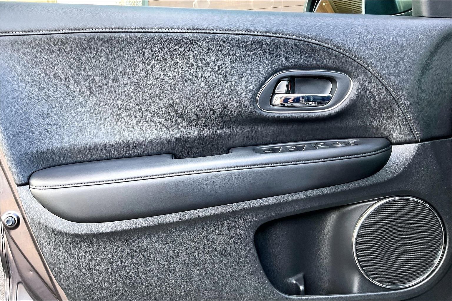 Used 2018 Honda HR-V EX-L image 15