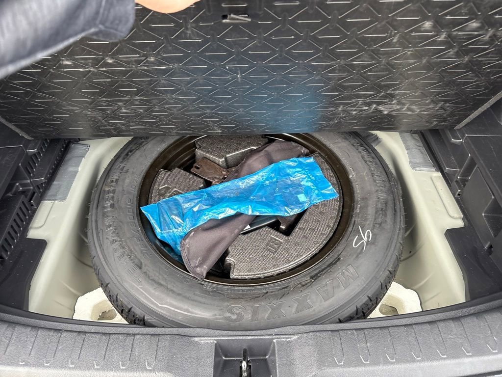 Used 2020 Toyota RAV4 XLE Premium image 32