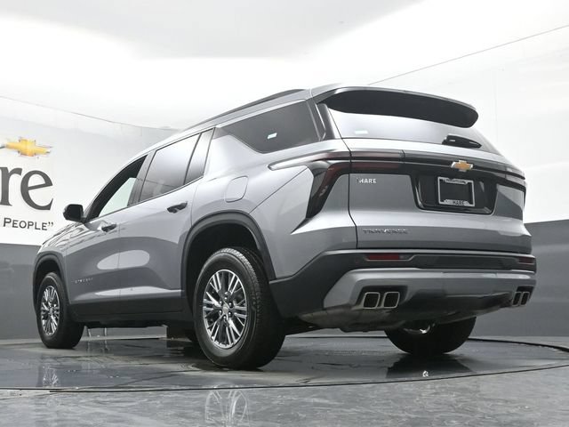 Used 2026 Chevrolet Traverse LT w/ Driver Confidence Package FWD image 5
