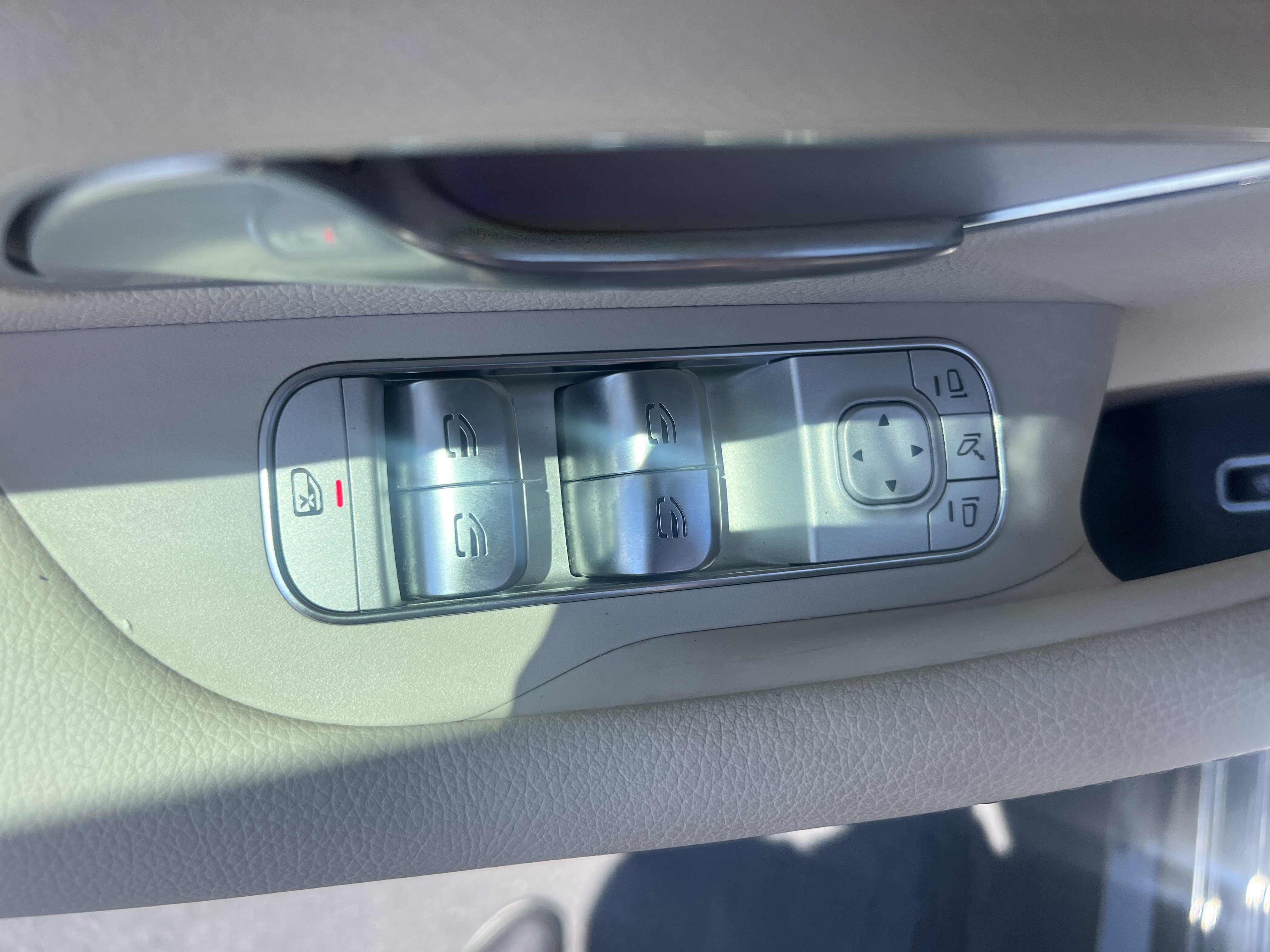 Certified 2025 Mercedes-Benz GLE 450 4MATIC image 15