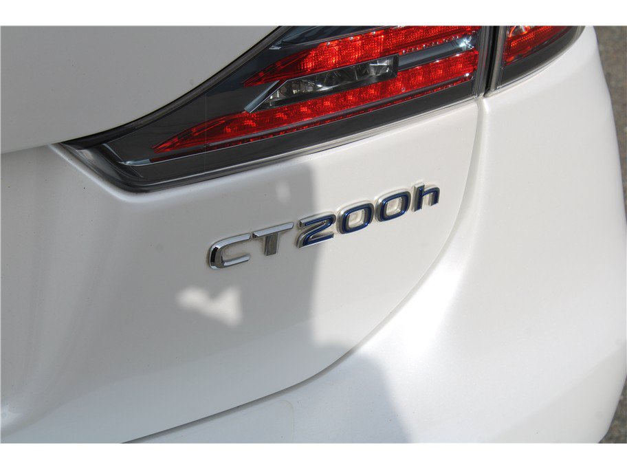 Used 2015 Lexus CT 200h w/ Seat Comfort Package FWD image 23