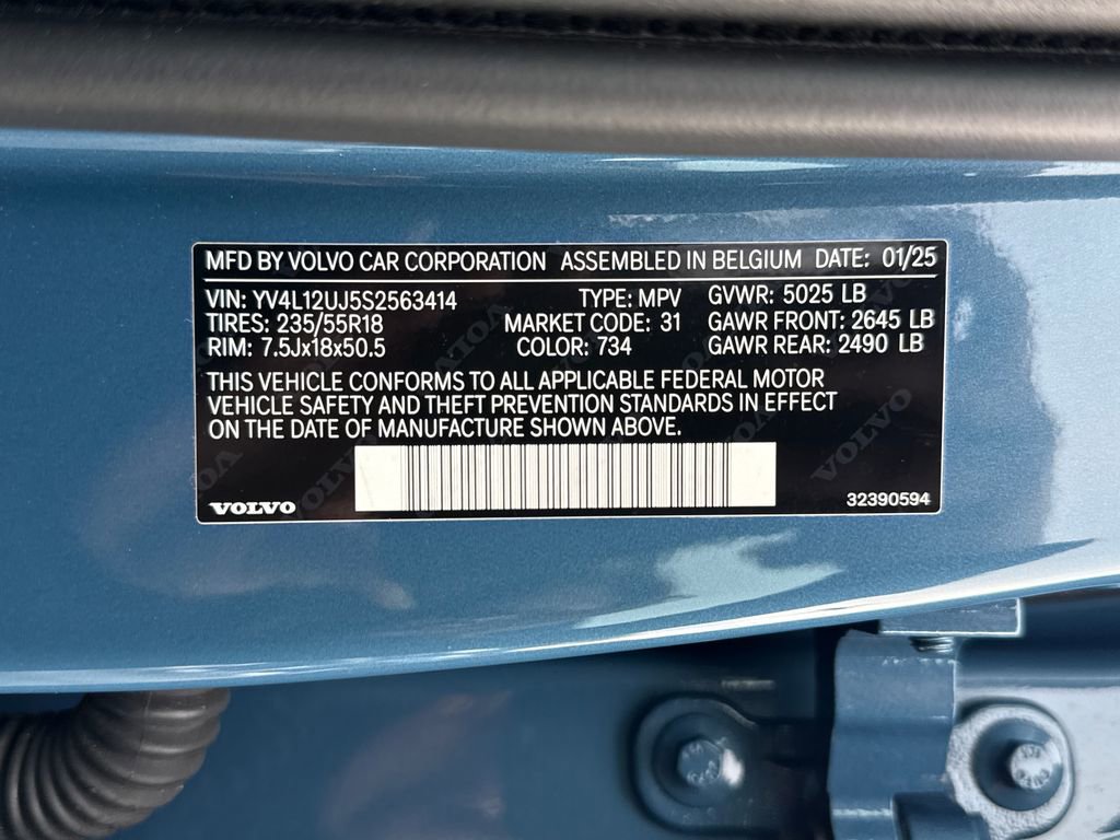 Used 2025 Volvo XC40 B5 Core image 20