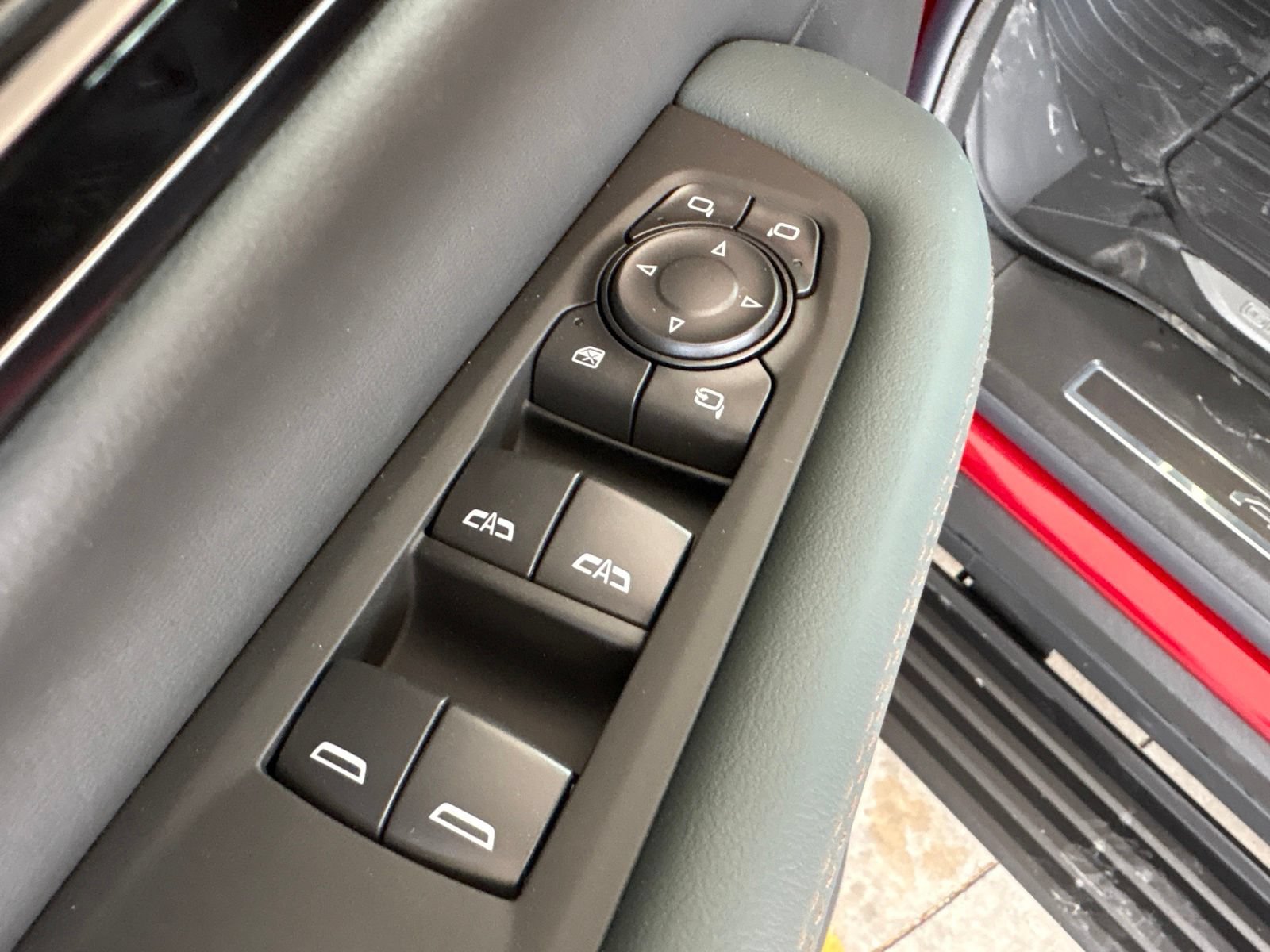 New 2026 GMC Yukon XL AT4 w/ AT4 Premium Plus Package AWD/4WD image 13