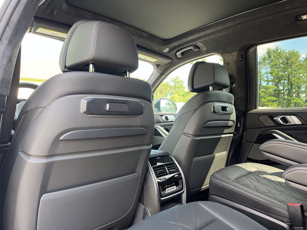 Used 2027 BMW X7 xDrive40i w/ M Sport Package AWD/4WD image 26