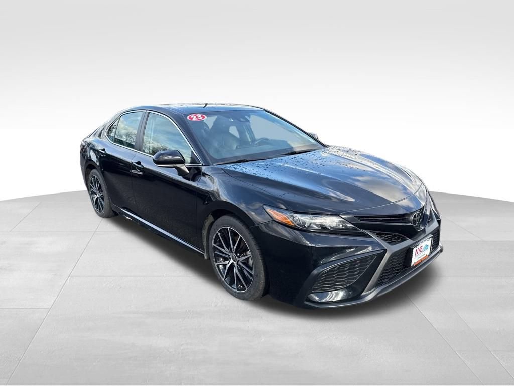 Used 2023 Toyota Camry SE image 7
