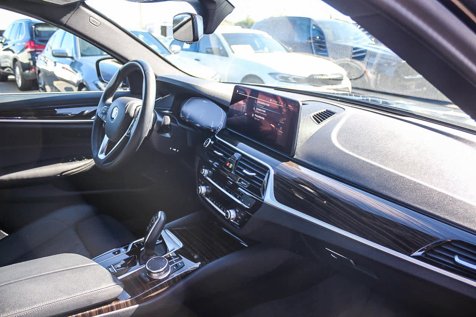 Certified 2023 BMW 530e w/ Convenience Package image 16