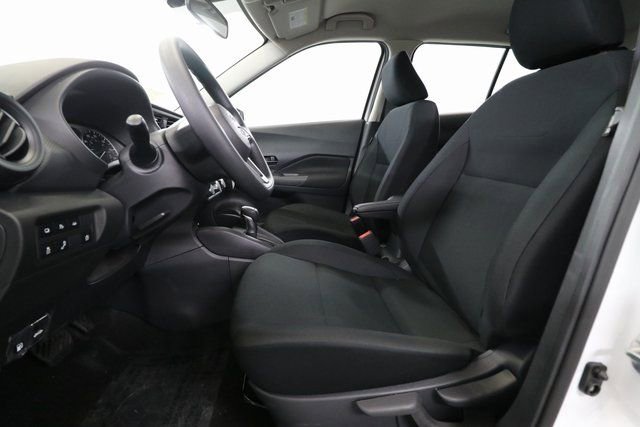 New 2025 Nissan Kicks Play S image 9