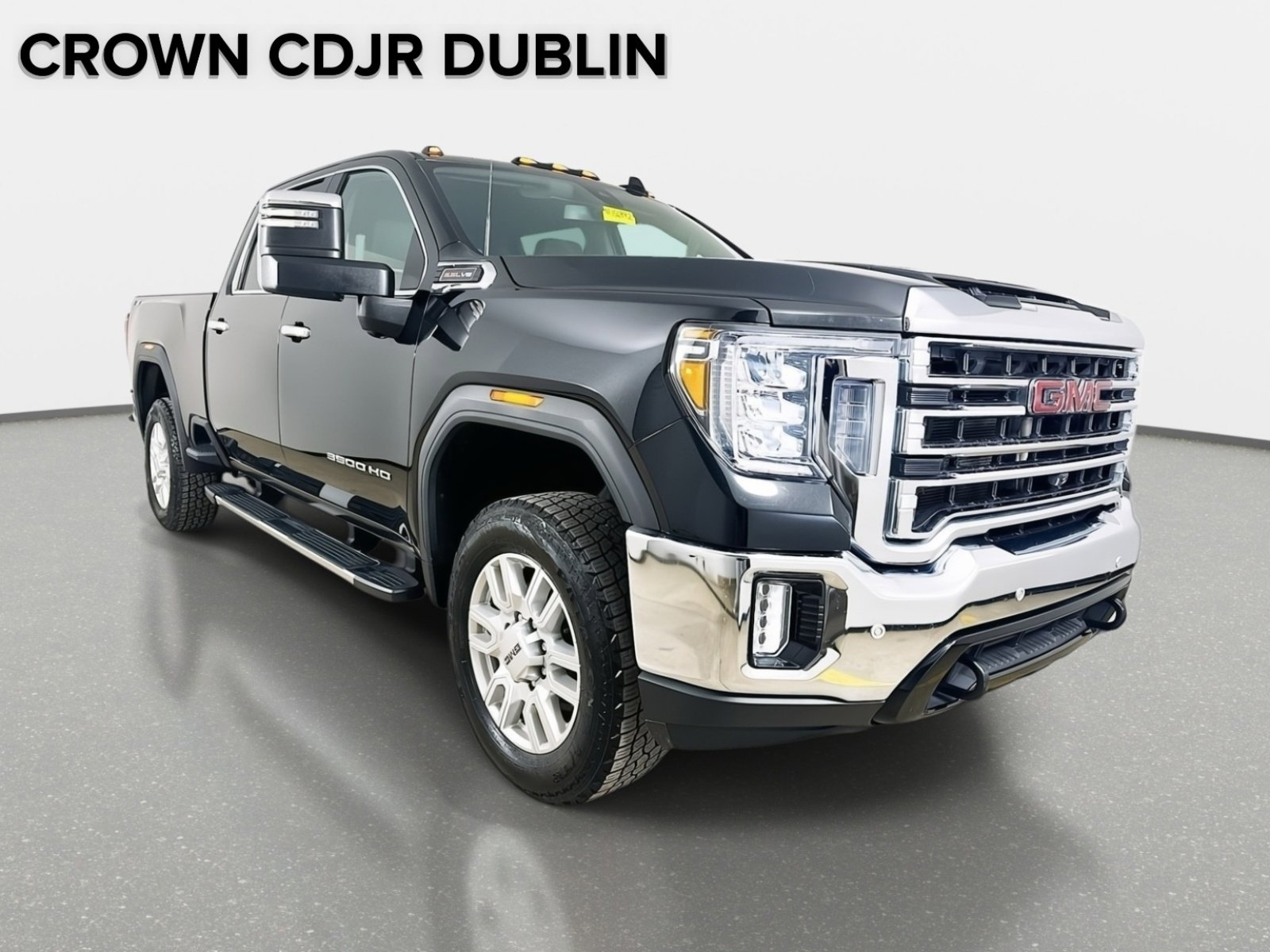Used 2022 GMC Sierra 3500 SLT w/ SLT Premium Package image 4