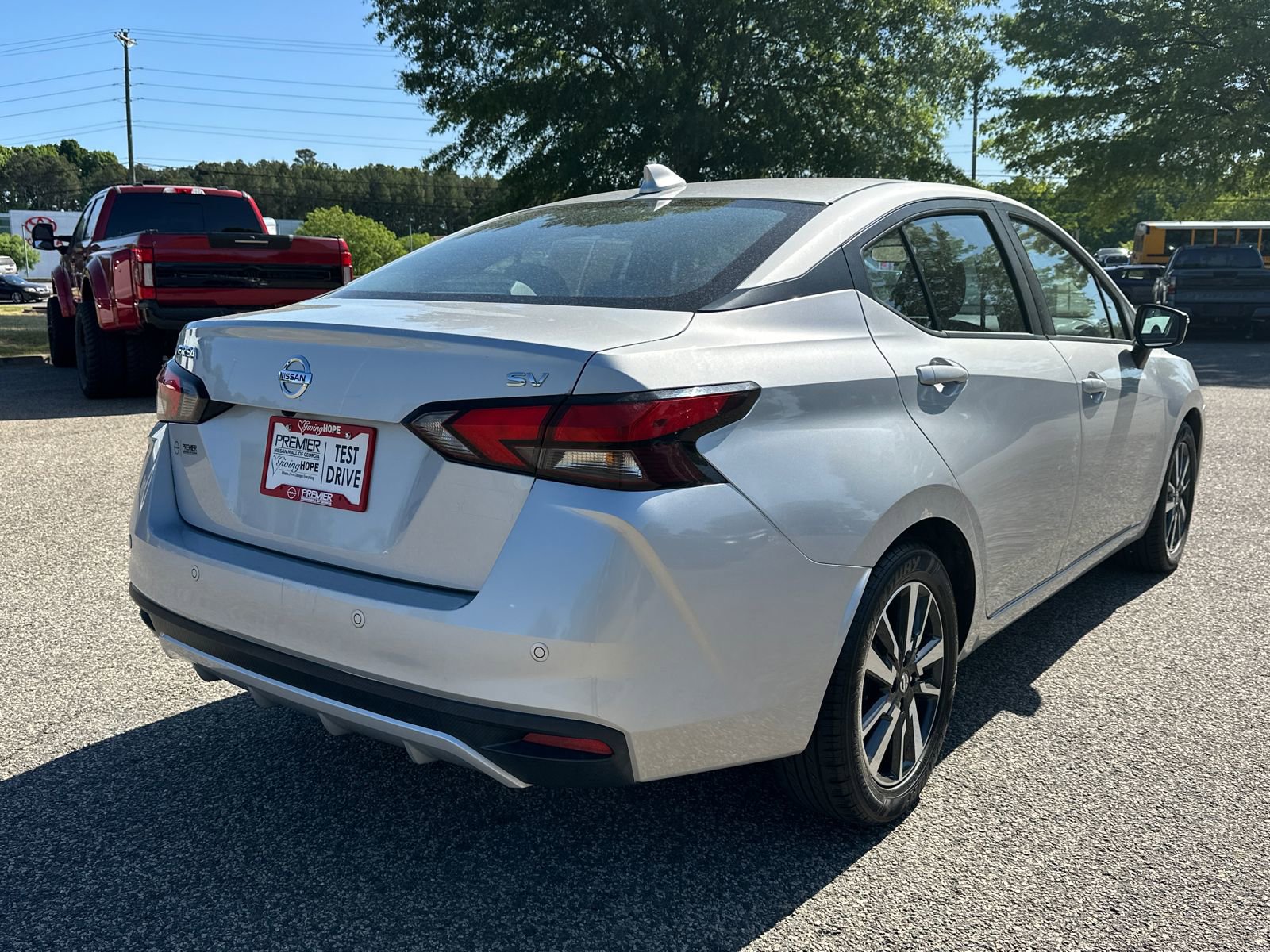 Used 2021 Nissan Versa SV image 5