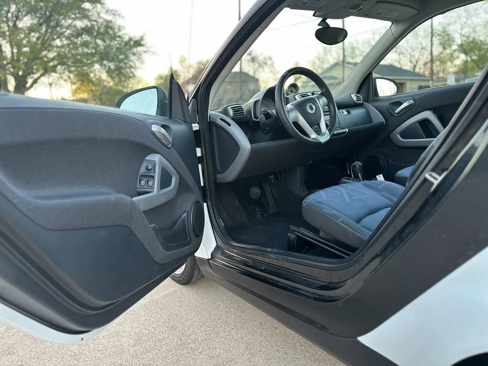 Used 2009 smart fortwo pure image 8