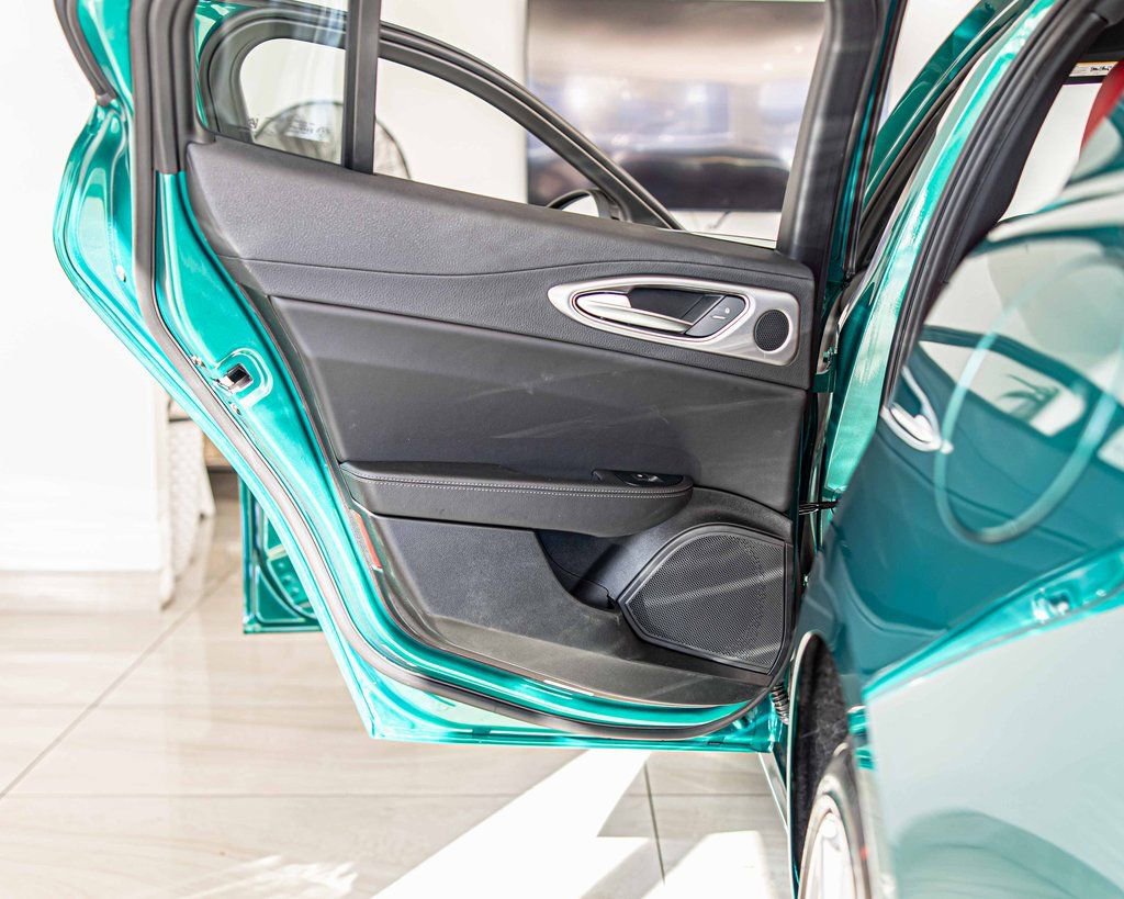 New 2025 Alfa Romeo Giulia AWD image 33